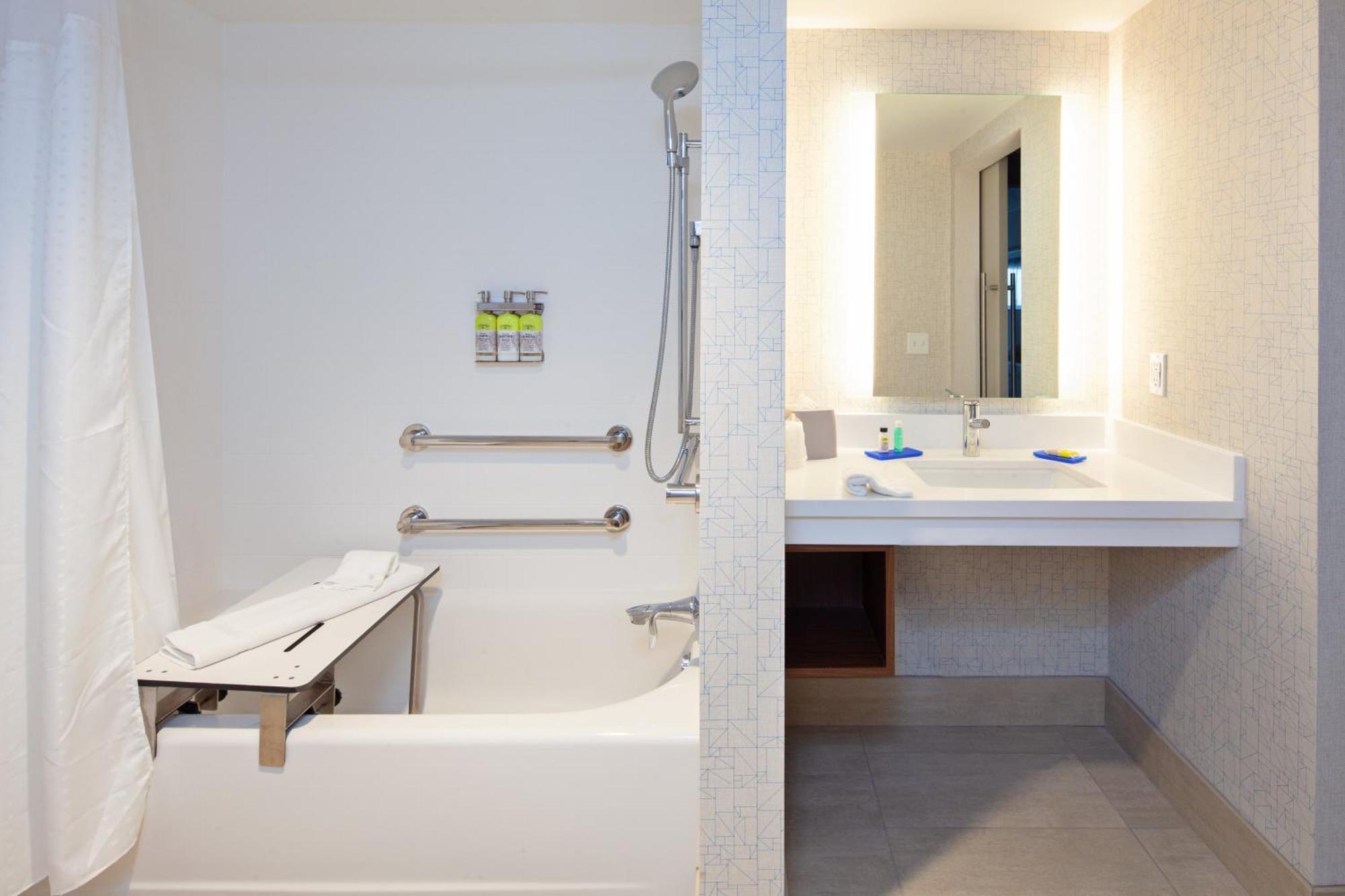 Holiday Inn Express Hotel & Suites Ventura Harbor By Ihg Ngoại thất bức ảnh