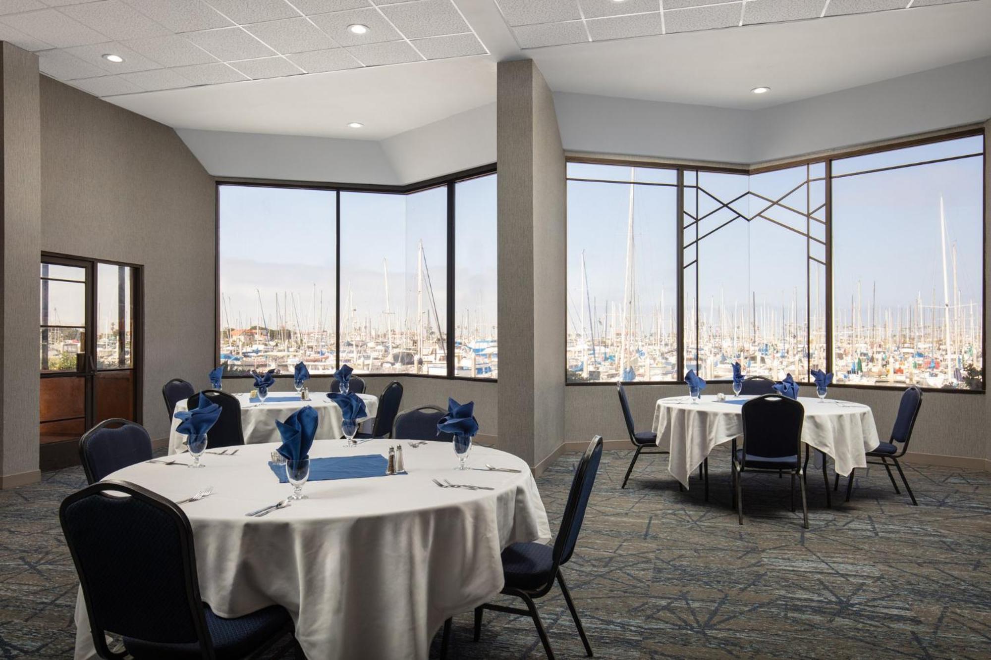 Holiday Inn Express Hotel & Suites Ventura Harbor By Ihg Ngoại thất bức ảnh